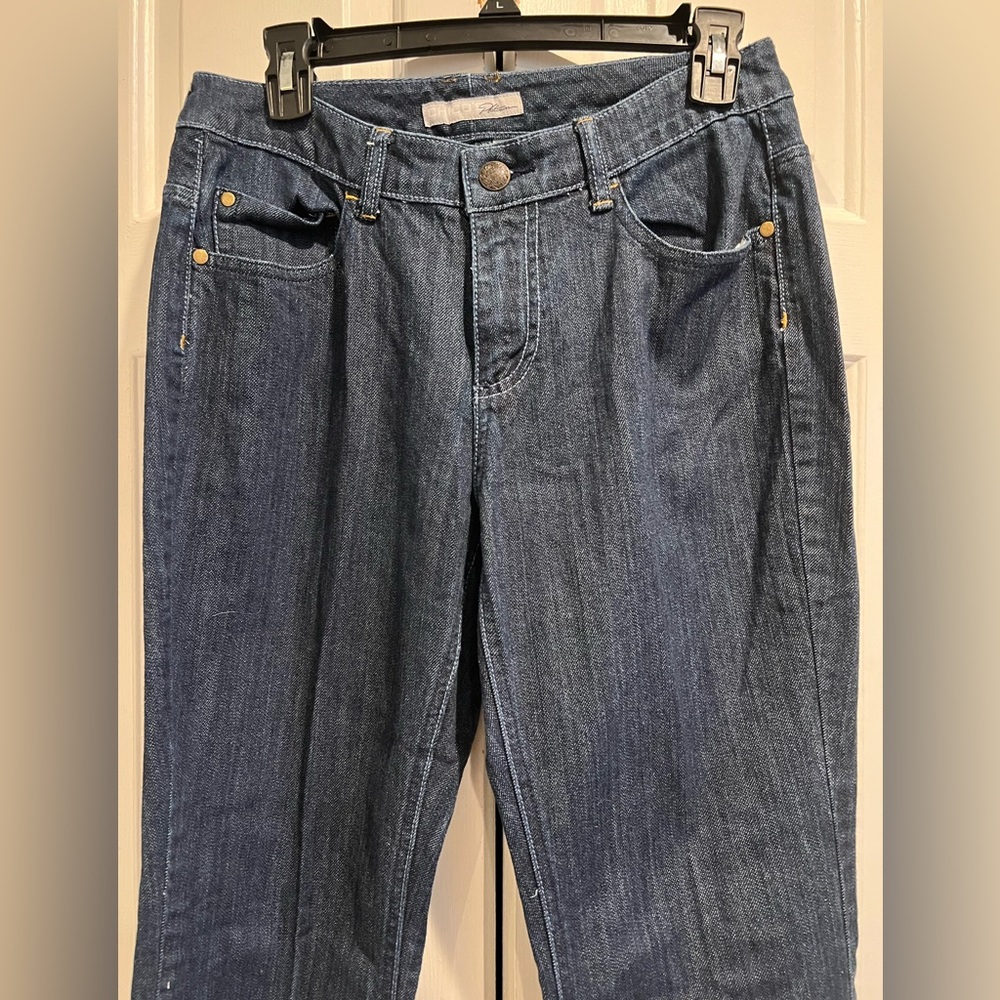 CHICOS Platinum Blue Jeans with Blue Floral Embroidered Back Pockets - Picture 3 of 11